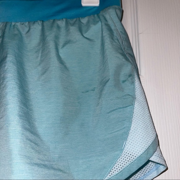 Small Under Armour Shorts - Picture 2 of 5